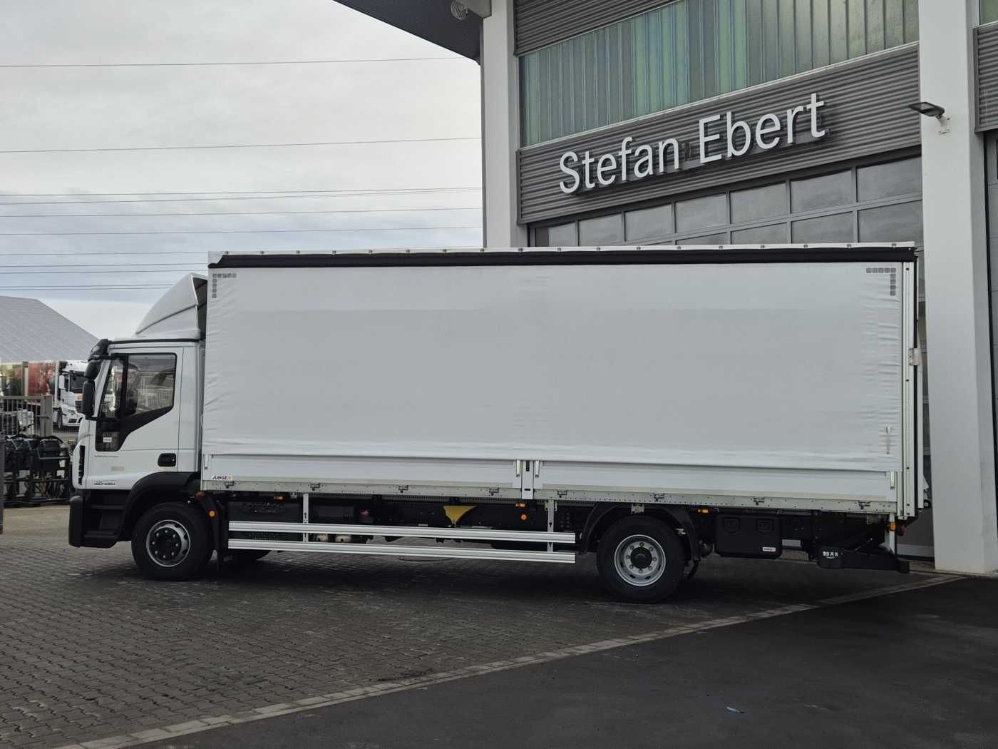 Fahrzeugabbildung Iveco Eurocargo ML140E28/P LBW Bär Schiebeplane AHK
