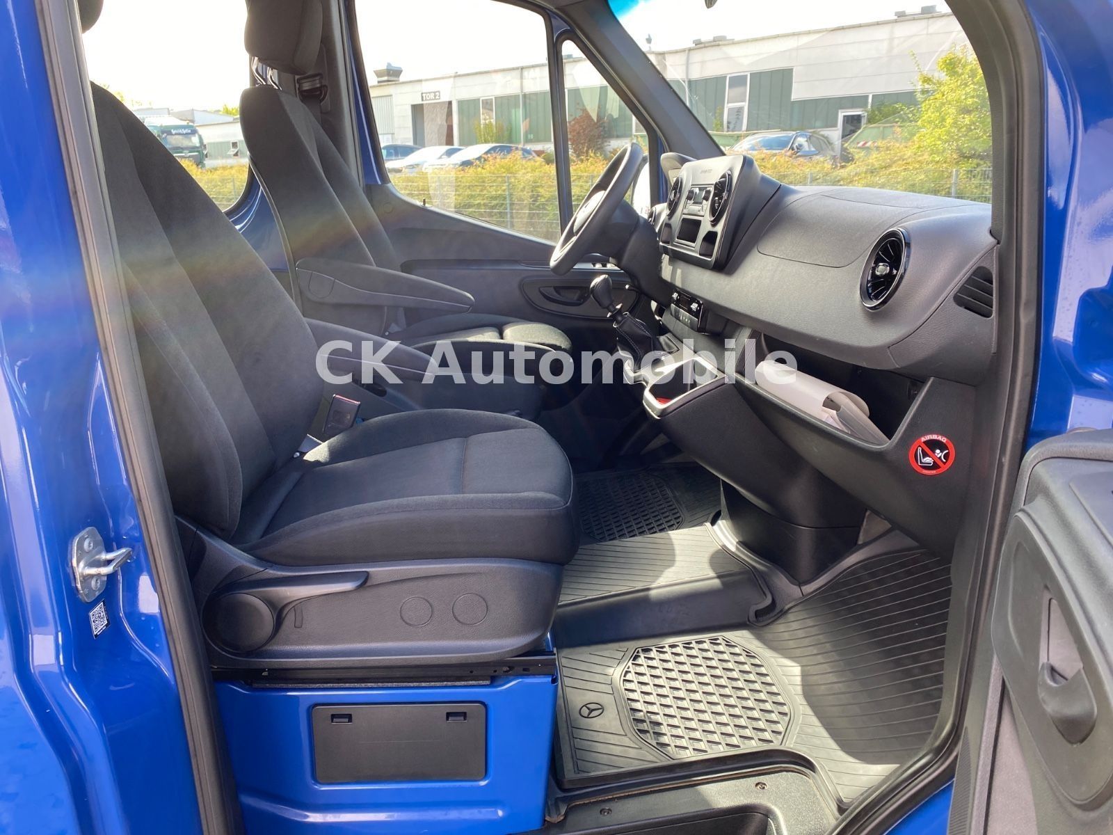 Fahrzeugabbildung Mercedes-Benz Sprinter III Tourer 214 RWD L2 /9 Sitze/Klima