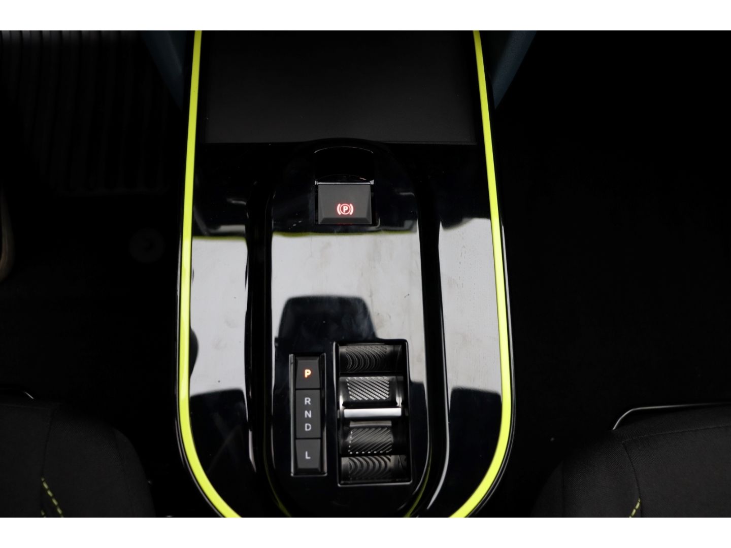 Fahrzeugabbildung Fiat Grande Panda 1.2 Hybrid 74 kW Icon Digitales Coc