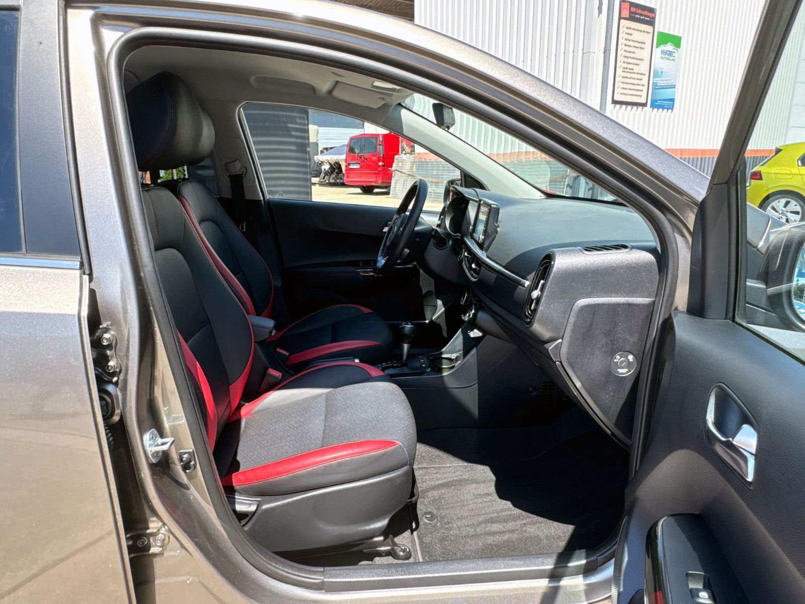 Fahrzeugabbildung Kia Picanto 1.2 GT-Line Auto. NAV KAM PDC LED TEMP