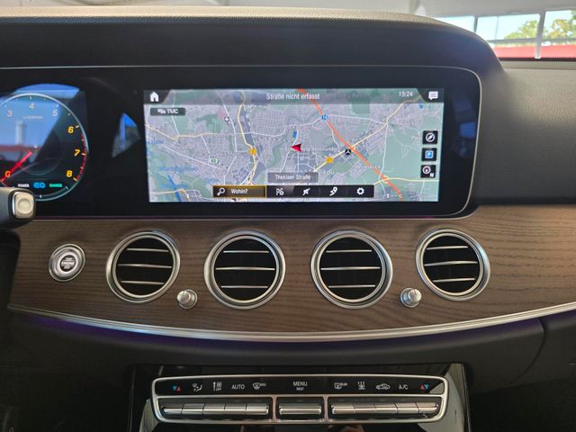 MERCEDES-BENZ E 200 — Foto 21