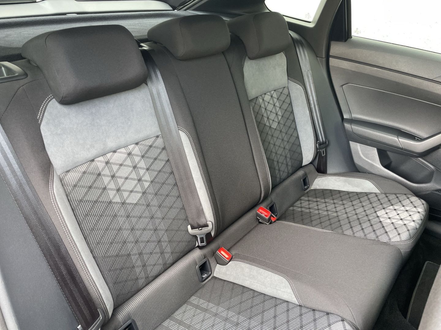 Taigo 1.5 TSI DSG R-Line Kamera/AHK/Navi Pro/ACC