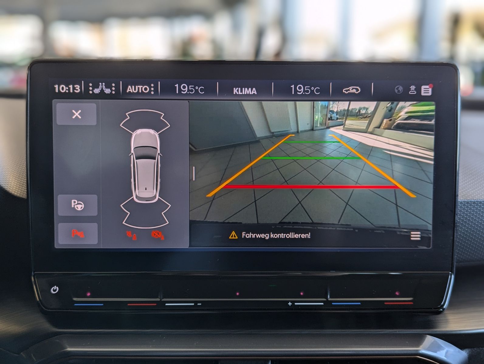 Fahrzeugabbildung CUPRA Leon 1.5eTSI DSG Matrix Cam Vision+ el. Heck AHK