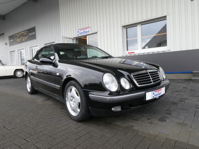 Mercedes-Benz CLK 320 Cabriolet Elegance, 1. Hand, scheckheftg