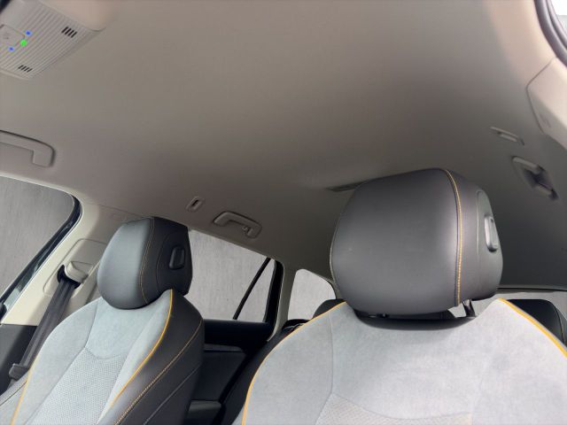 Superb Combi Selection 2.0 TDI 4x4 Bluetooth LED