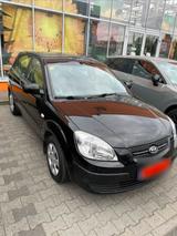 Kia Kleinwagen in sehr guten Zustand zu ve... - gebrauchte Kia Rio aus dem Jahr 2005