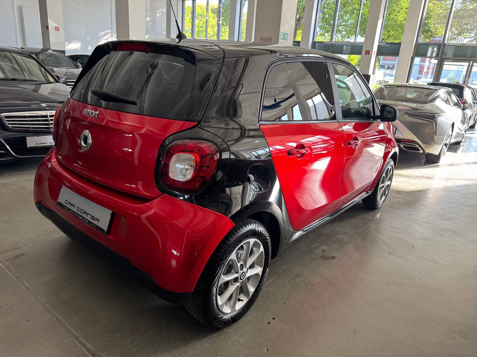 Fahrzeugabbildung Smart ForFour PASSION NAVI PDC SITZHEIZUNG SCHECKHEFT