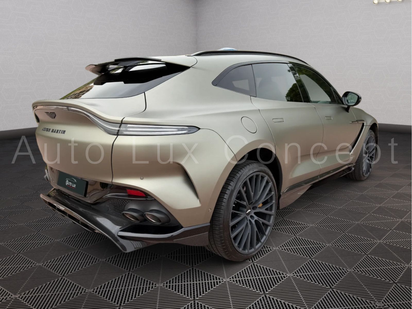 Aston Martin DBX 707 imagem 3