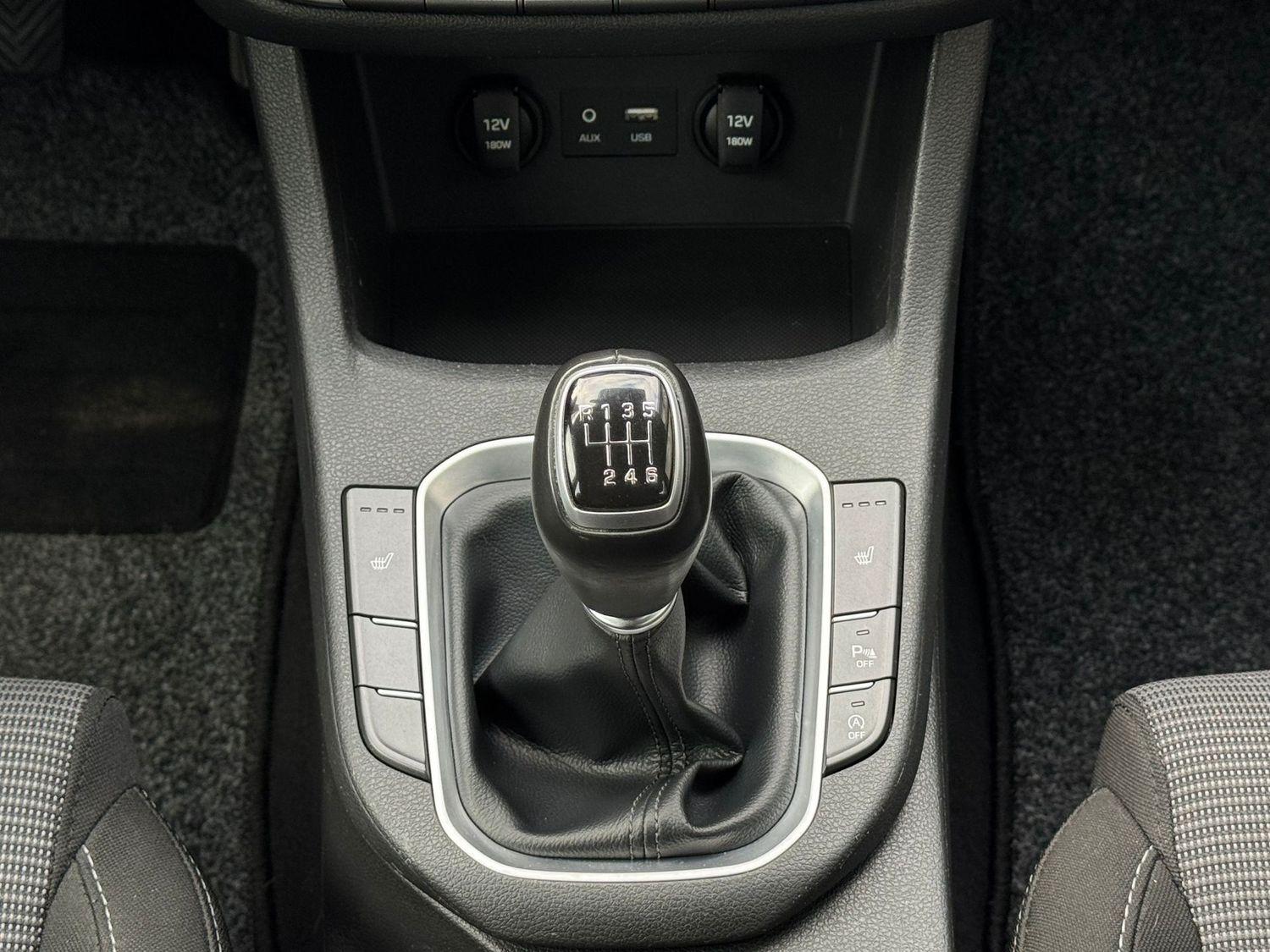 Hyundai i30 Select Kamera CarPlay Navi SHZ Tempom.