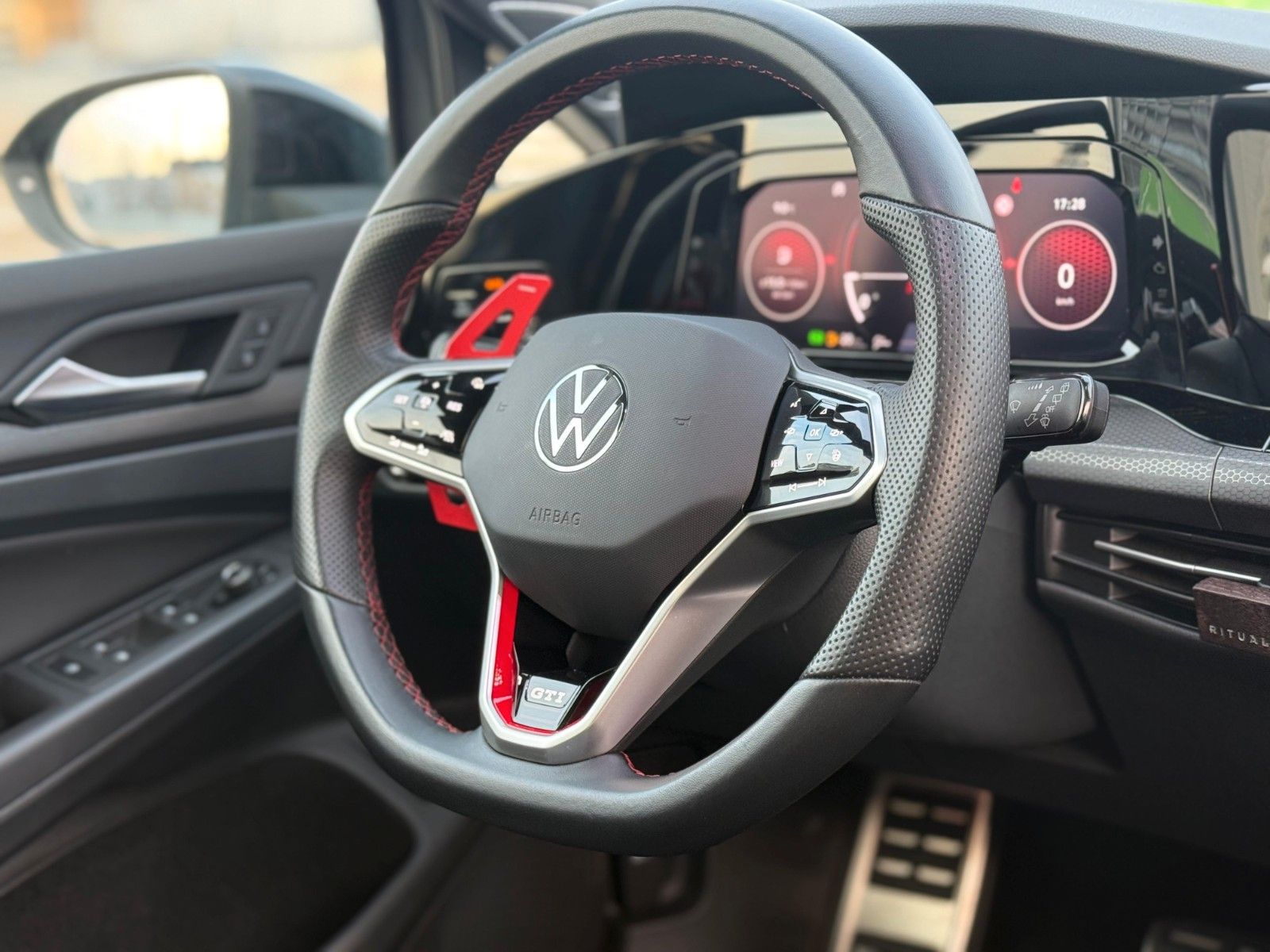 Volkswagen Golf 2.0 TSI OPF DSG GTI Clubsport foto 11