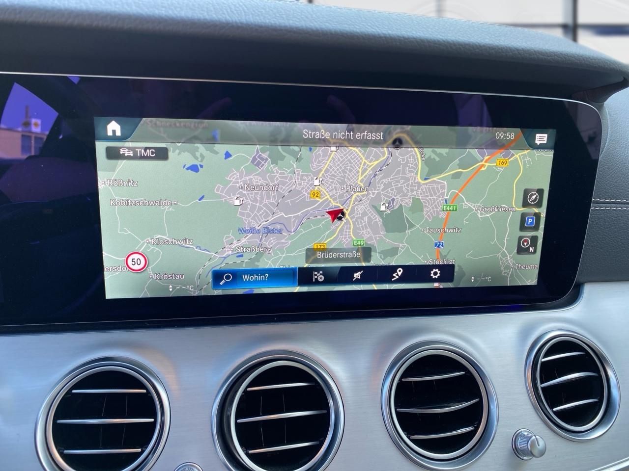 Fahrzeugabbildung Mercedes-Benz E 300de 4M T WIDESCREEN+AHK+EASYPACK+AMBIENTE+