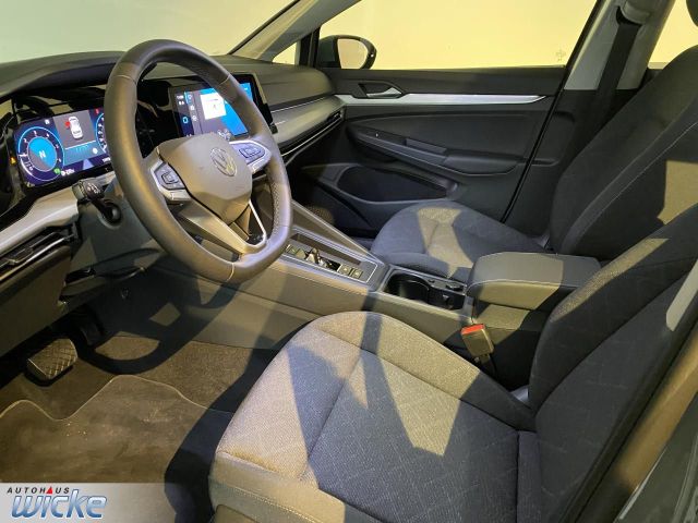 Golf VIII 2.0 TDI DSG Life NAVI KLIMA PDC LED