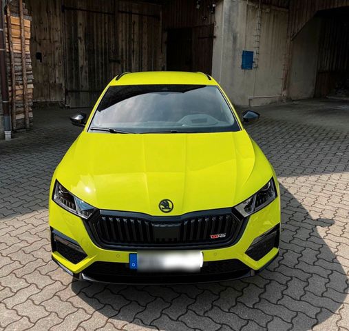 Skoda Oktavia RS in Mamba Grün