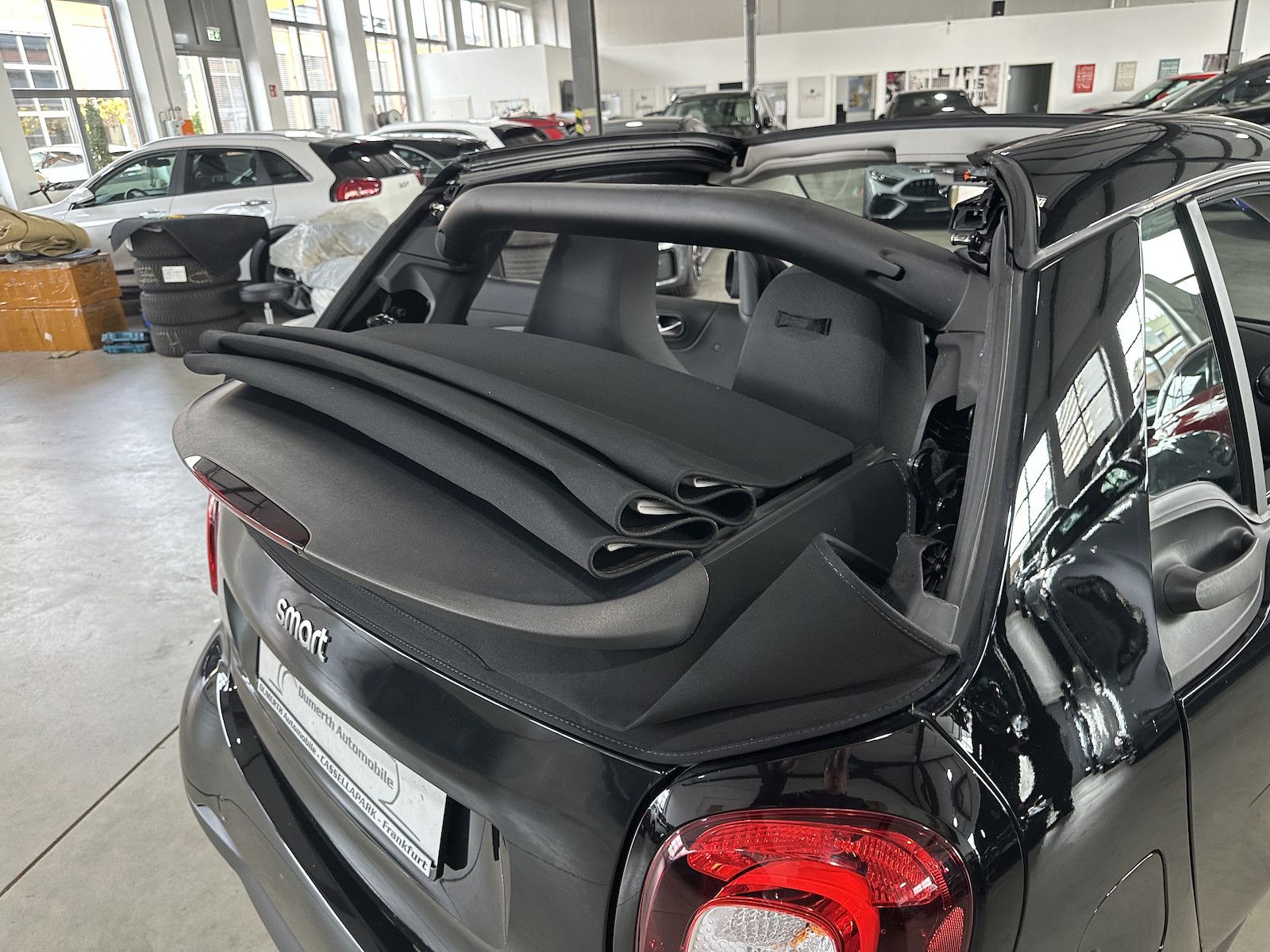 Fahrzeugabbildung Smart ForTwo Cabrio EQ Passion/22KW/Alu/Sound/SH/Temp/