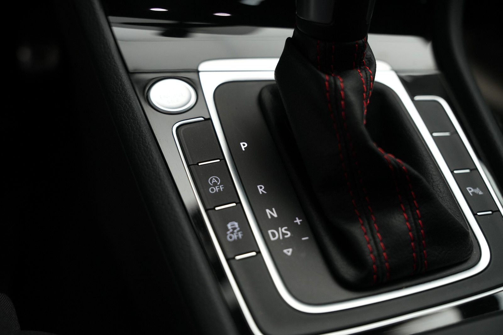 Fahrzeugabbildung Volkswagen Golf VII GTI Performance *Virtual*Automatik*SHZ*