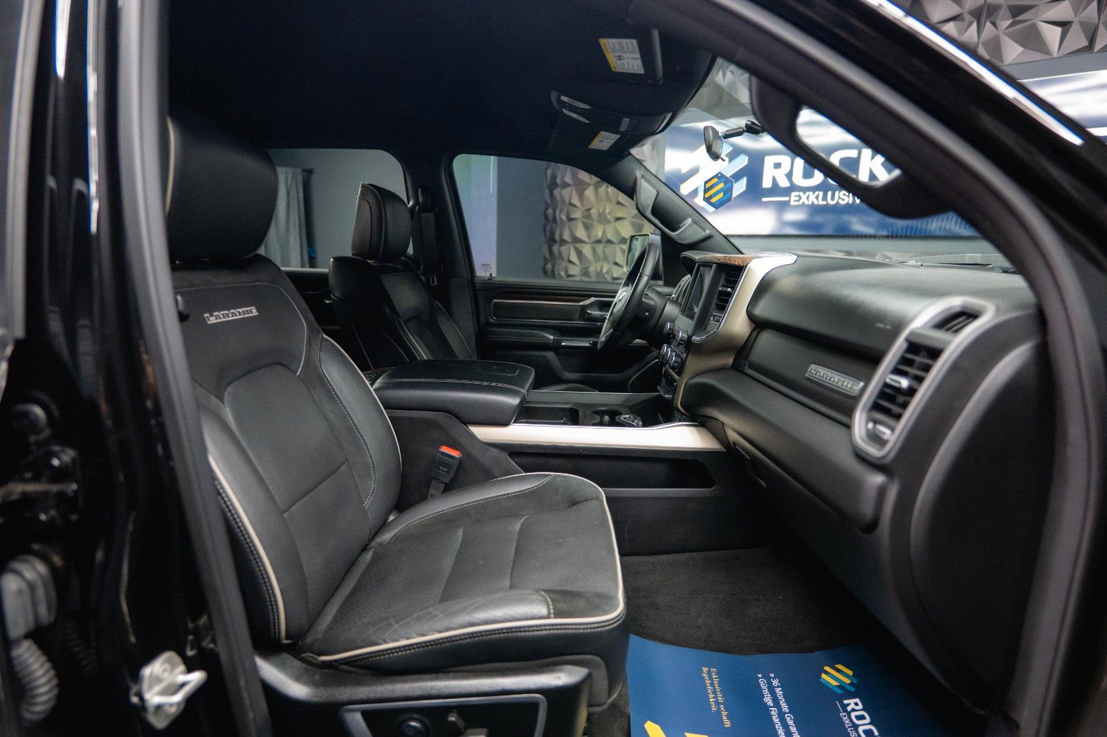 Fahrzeugabbildung Dodge RAM 3.6 V6 4x4 OFFROAD LARAMIE BLACK EDITION LED