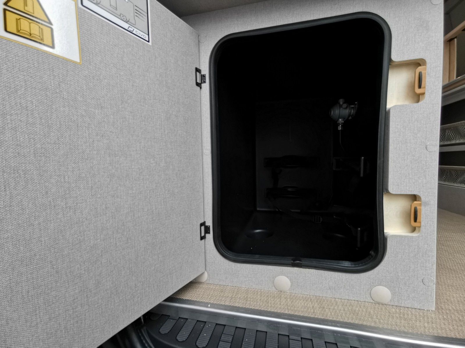 Fahrzeugabbildung Bürstner Delfin Limited C 621 - SIE SPAREN 19.253 € !!!