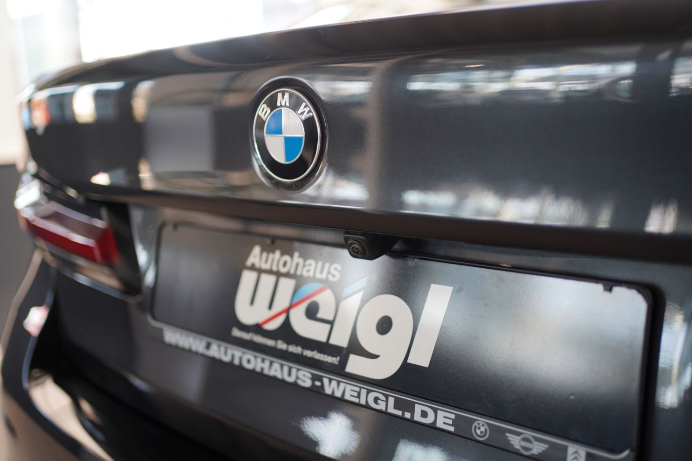 Fahrzeugabbildung BMW 520d Limousine +Parking Assistant+Standheizung