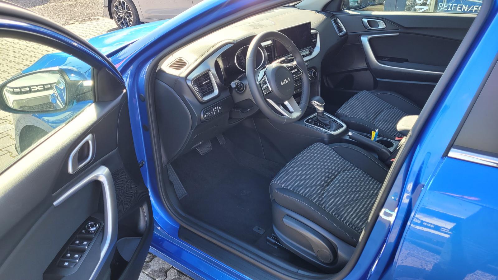Kia Ceed SW Top*LED*Navi*Shzg*Lhzg*PDC*Cam*17"