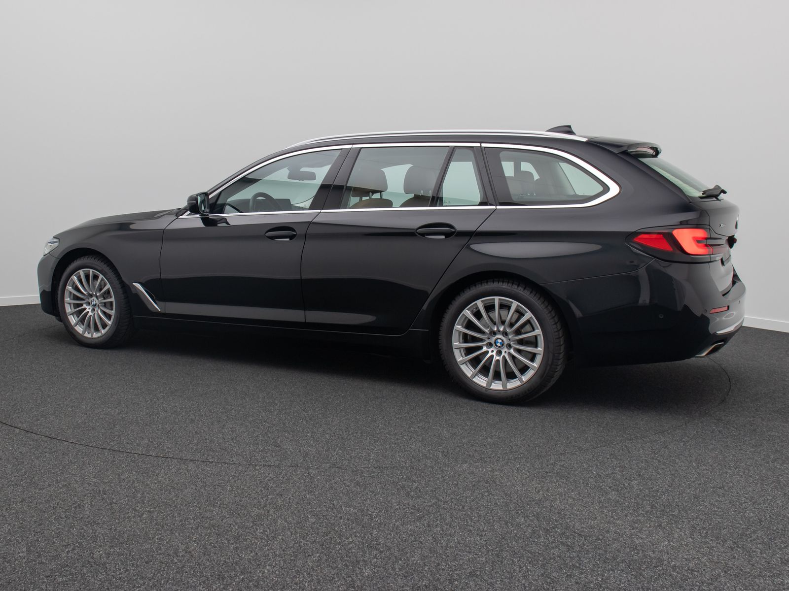 Fahrzeugabbildung BMW 540d xD LuxuryLine HUD Kamera DAB Laser Panorama