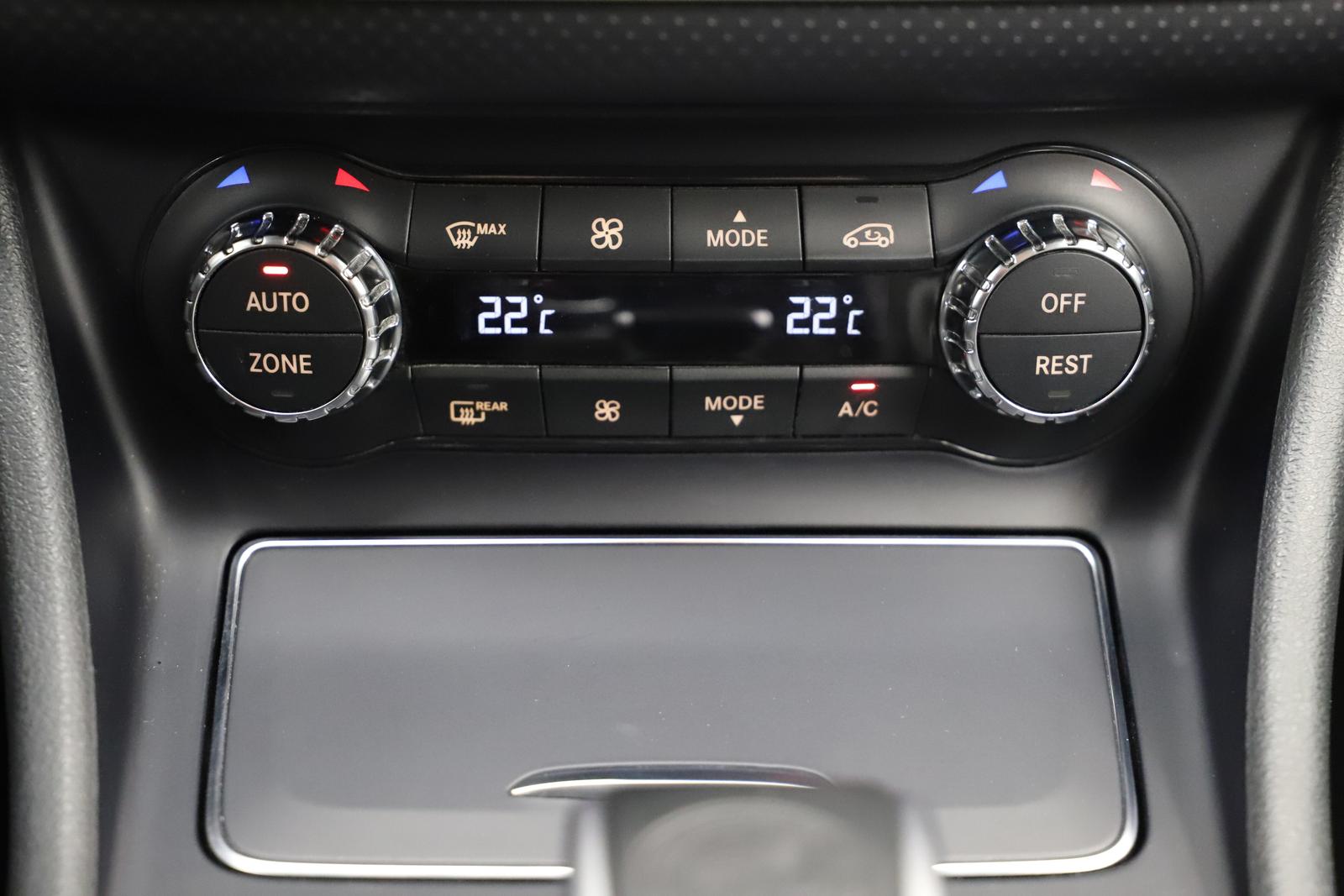 Mercedes-Benz A 45 AMG 381PS 4Matic Carplay Memory Pano PAGA