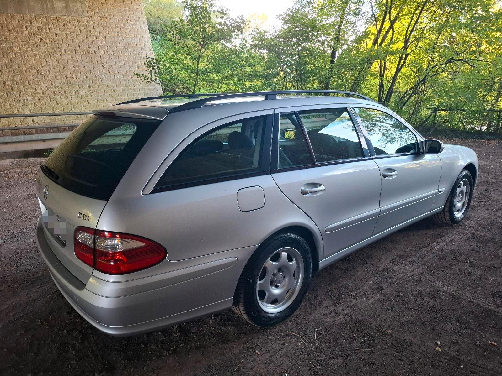 Mercedes-Benz E220 2004 — engine 150 HP (110kW)