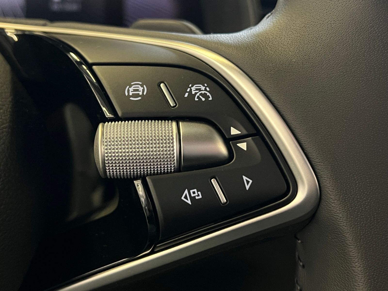 Fahrzeugabbildung SKODA Kamiq Selection 1.0 TSI DSG *AHK, LED, SmartLink