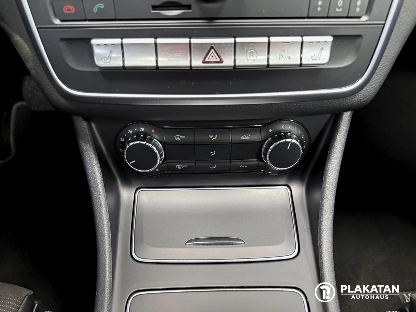 Mercedes-Benz GLA 200 AMG Night Packet Panorama Memory