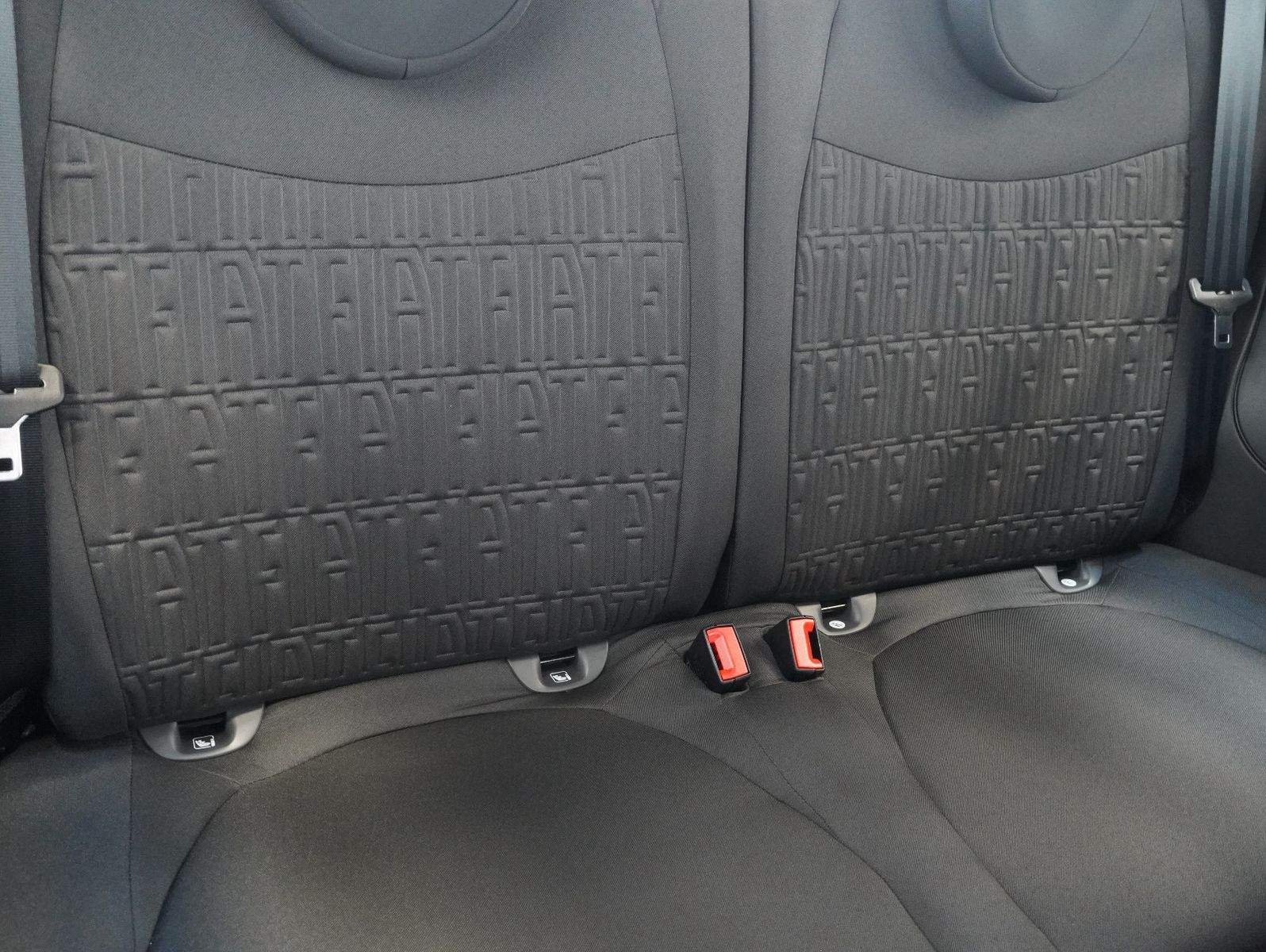 Fahrzeugabbildung Fiat 500 1.0 Mild Hybrid KOMFORT/TECH/NAVI/CARPLAY