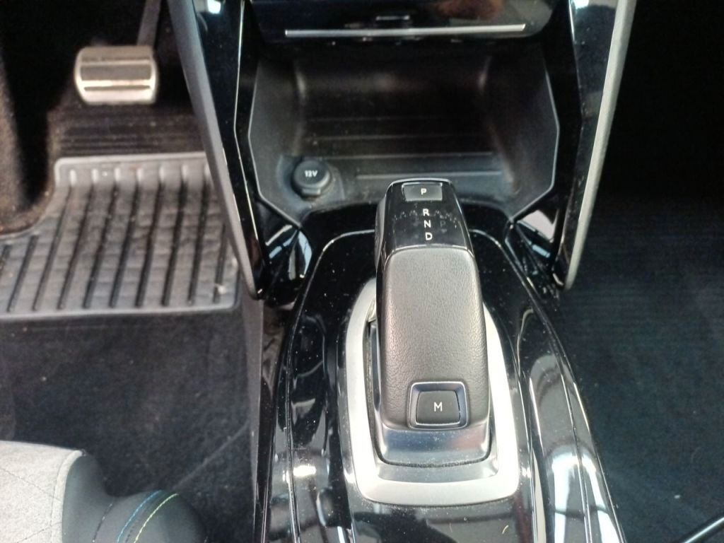 Fahrzeugabbildung Peugeot 208 GT Pack LED/NAVI/SHZ/PANO/HEADUP/PDC