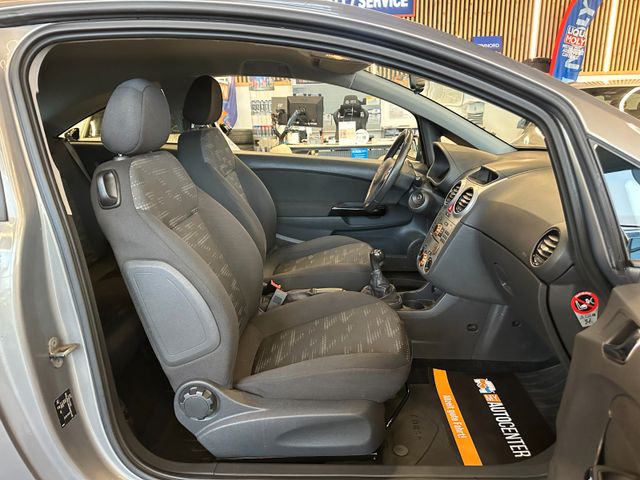 Opel Corsa D Satellite