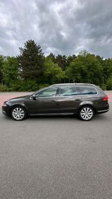 Volkswagen Sehr gepflegt!!! Behindertengerechte Umbau... - Volkswagen Passat aus 2013
