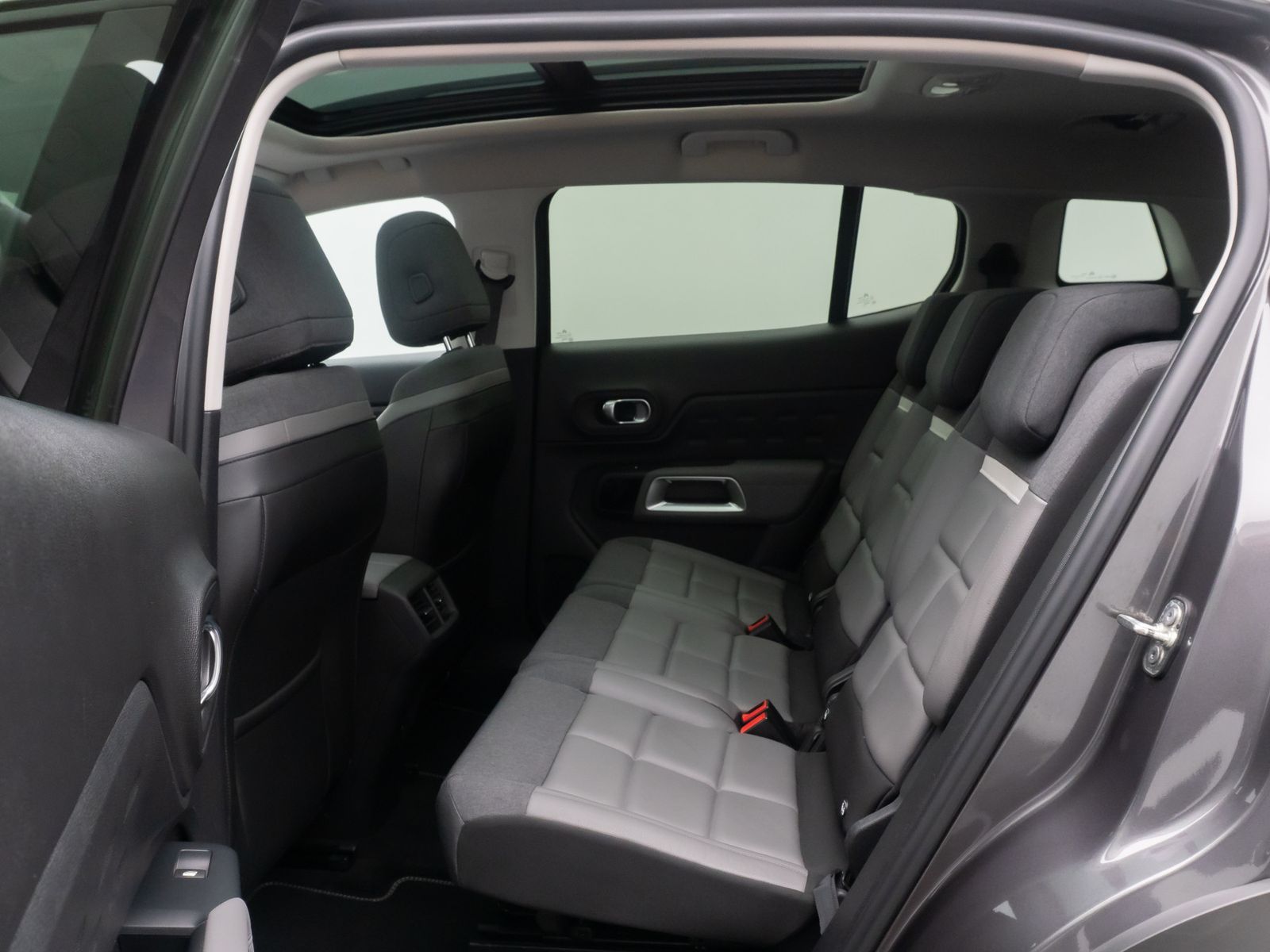 Fahrzeugabbildung Citro&euml;n C5 Aircross SHINE 360&deg;ACC Panorama AHK 19" Voll