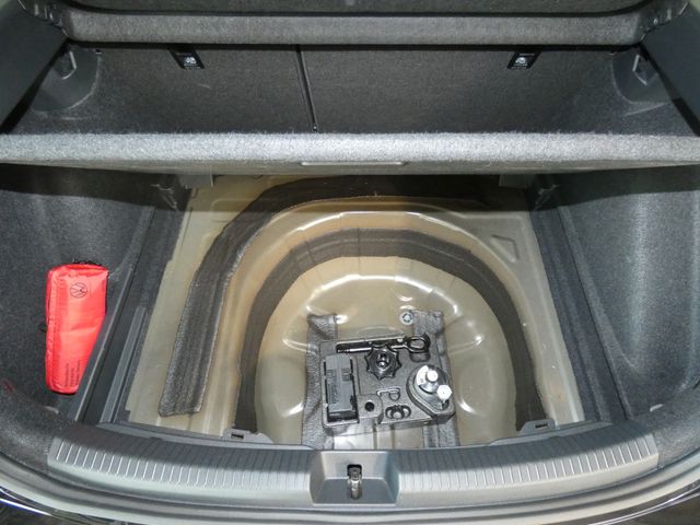 Taigo 1.0 TSI Life NAVI LED SHZ APP