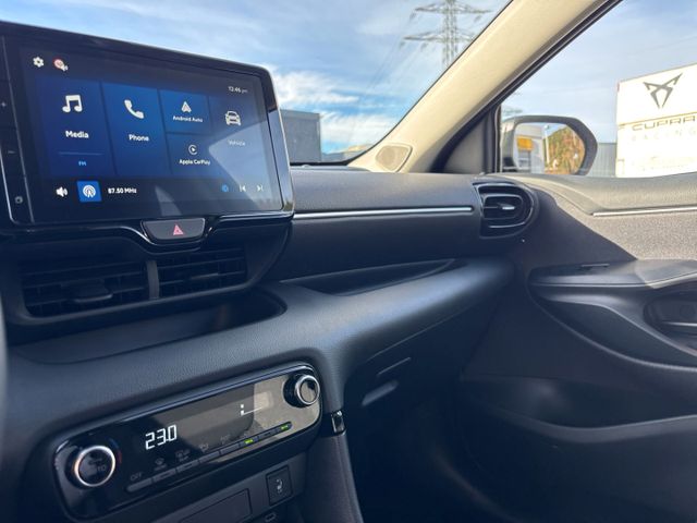 Yaris Hybrid Teamplayer LED Apple CarPlay Androi