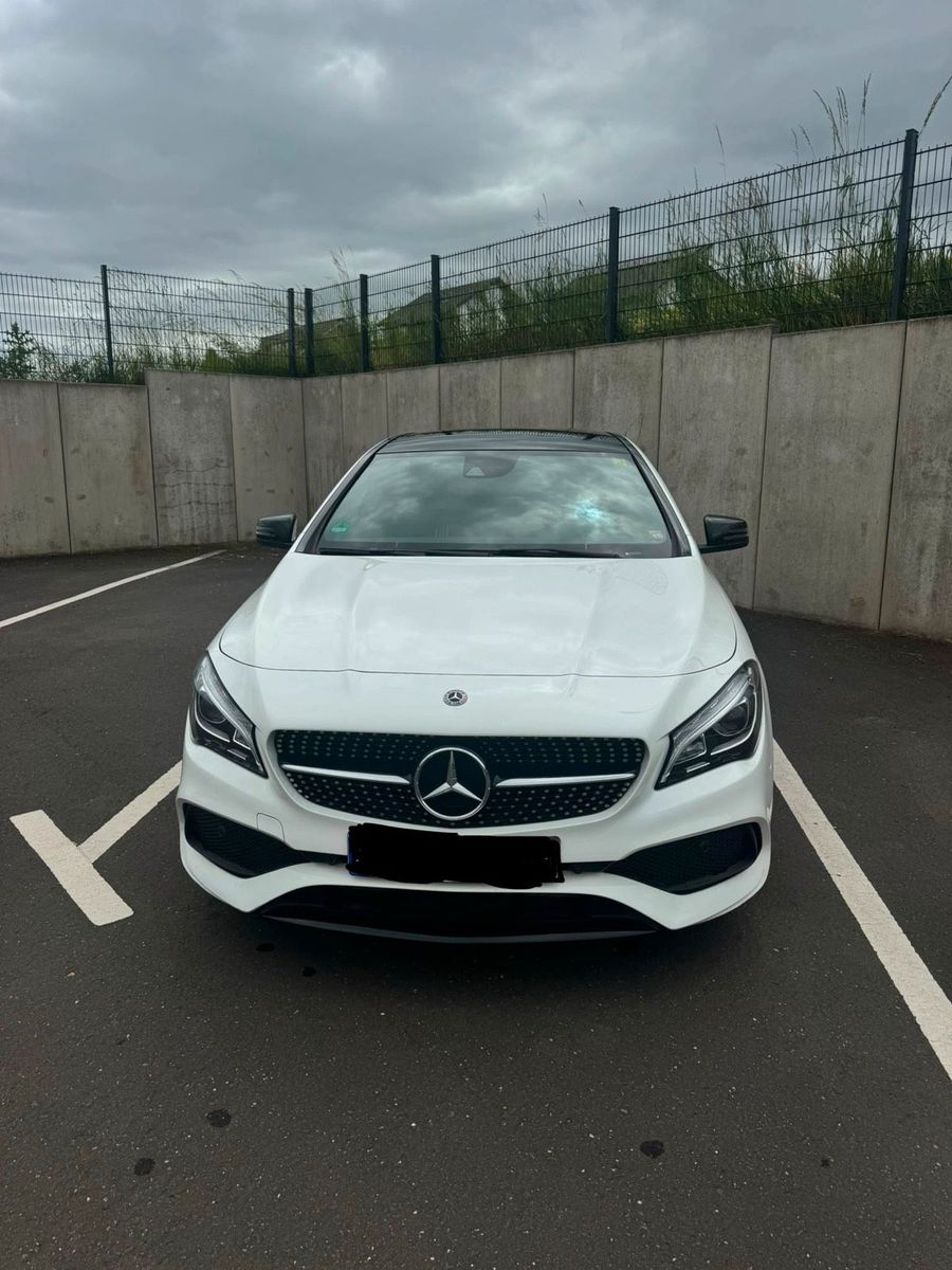 MERCEDES-BENZ Mercedes Benz CLA 220d - AMG Line / Panorm...