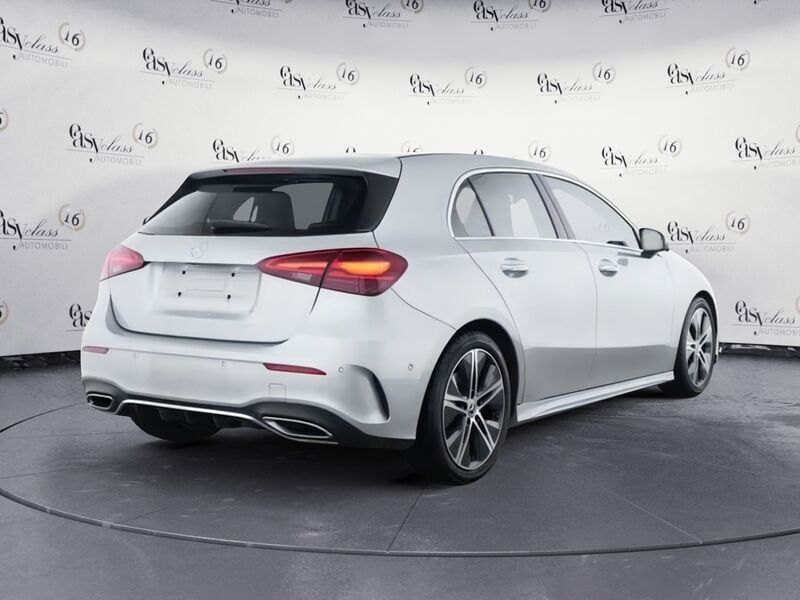 Mercedes-Benz Classe A A 200 Premium AMG LED NAV imagem 2