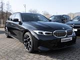 BMW 320i Touring M-Sport ACC PANO HUD 360° LED NAVI - BMW 320 Jahreswagen