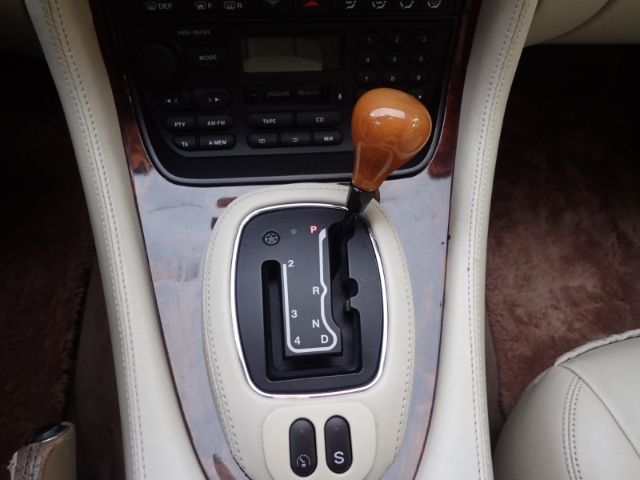 Fahrzeugabbildung Jaguar XJ Daimler 4.0 Leder e-Sitze Alarm Klima el.SP e