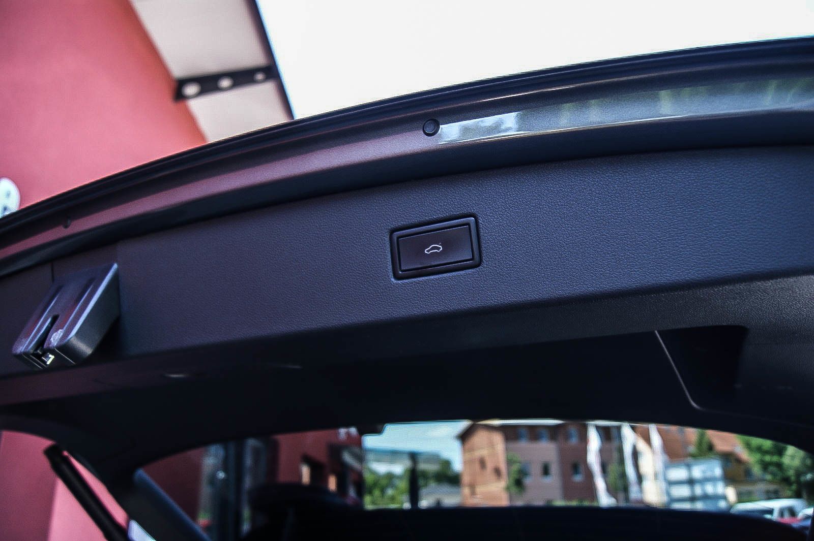 Fahrzeugabbildung Volkswagen Tiguan 20TDI 4Motion R-LINE BLACK STHZG LED ANHZ