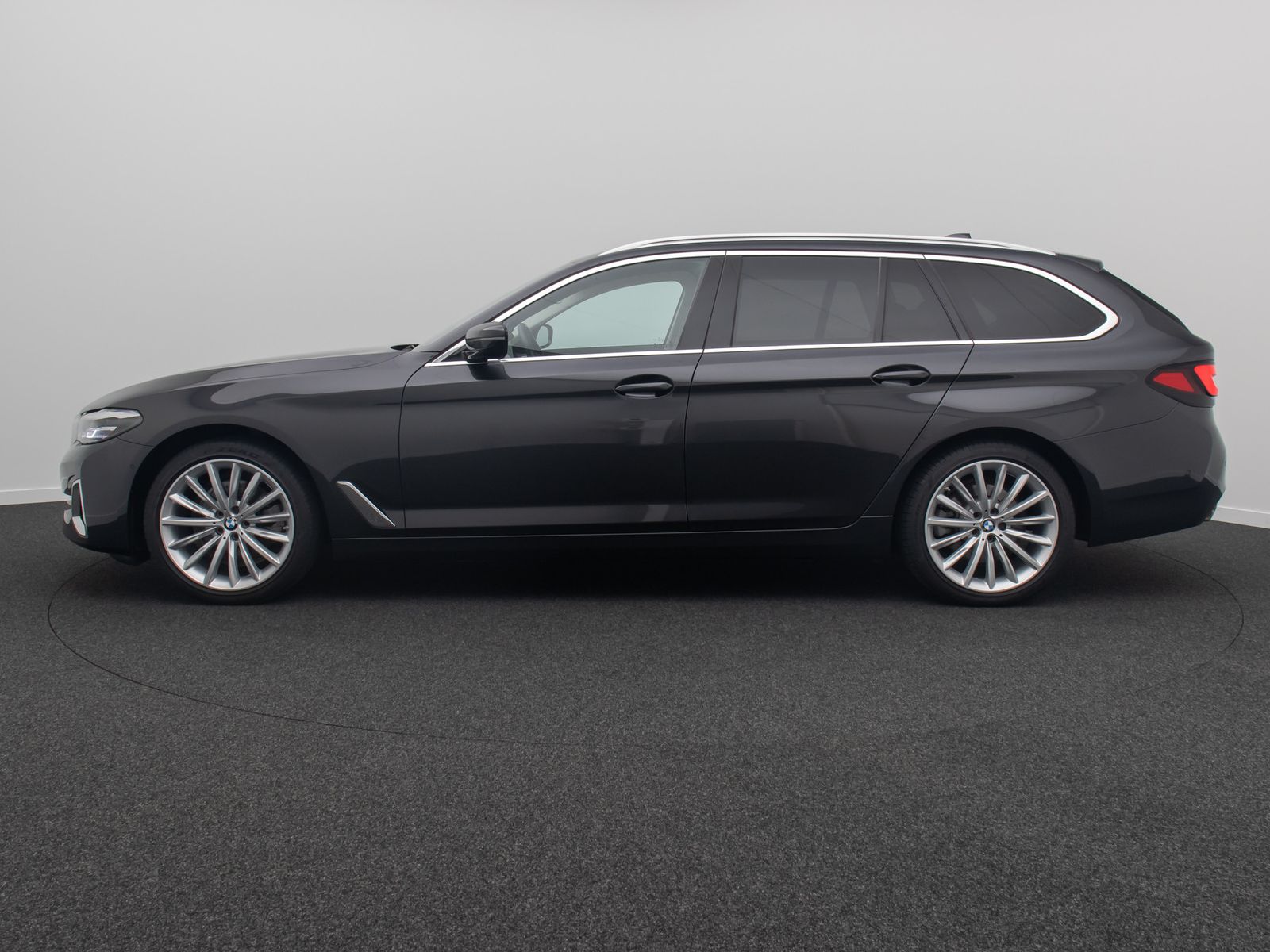 Fahrzeugabbildung BMW 520d Luxury Line Kamera DAB HiFi WLAN Alarm 19"