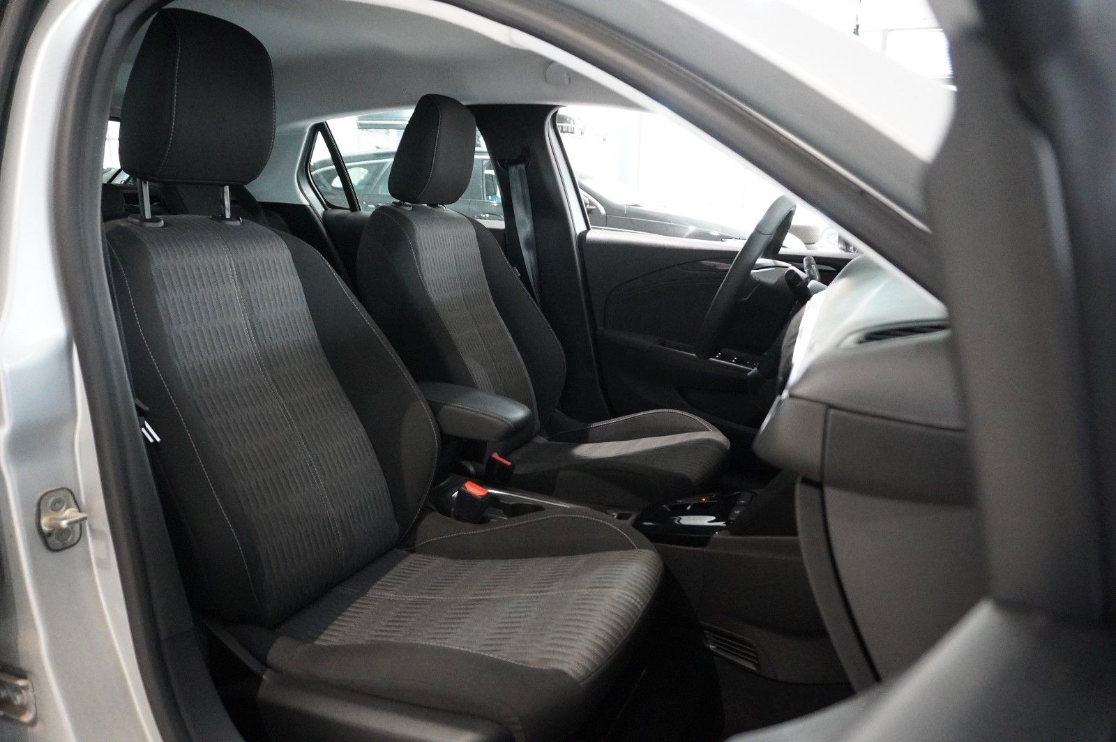 Fahrzeugabbildung Opel Corsa-e F ELEGANCE 1-PHASIG NAVI/LED/KAMERA/DAB+
