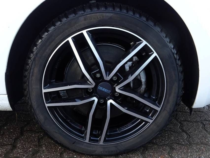 Fahrzeugabbildung SKODA Octavia 1,8 TSI 4*4 DSG    L&K  Standheizung