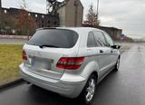 Mercedes-Benz Mercedes Benz B180 - Mercedes-Benz B 180