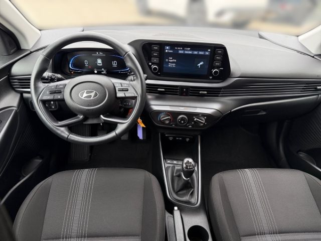 Fahrzeugabbildung Hyundai i20 Essential 1.0 T-GDI +CARPLAY+TEMPOMAT+SHZ+RF