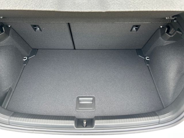 Fahrzeugabbildung Volkswagen Polo 1.0TSI STYLE IQ.DRIVE TRAVEL-ASSIST ACC LAN