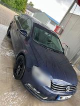 Volkswagen Passat Limousine - Volkswagen Passat aus 2012 mit Diesel-Antrieb
