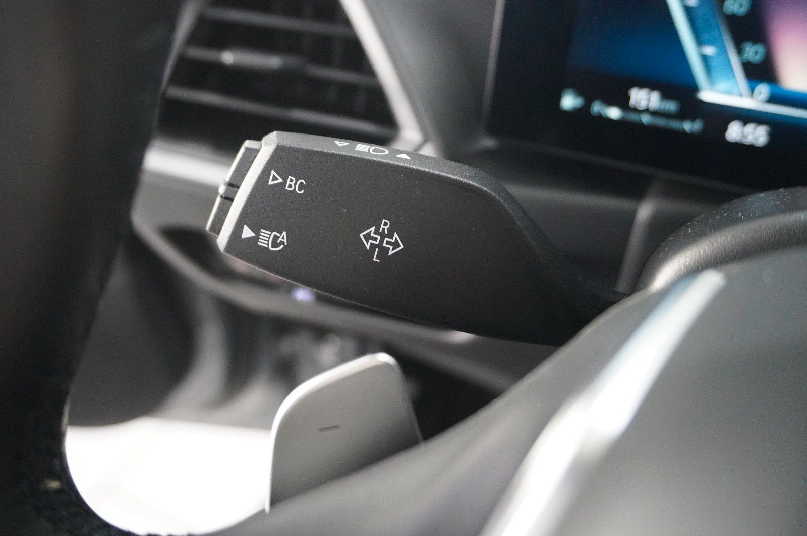 Fahrzeugabbildung BMW 320D TOURING X-DRIVE NAVI/LED/VIRTU./SHZ/DAB+