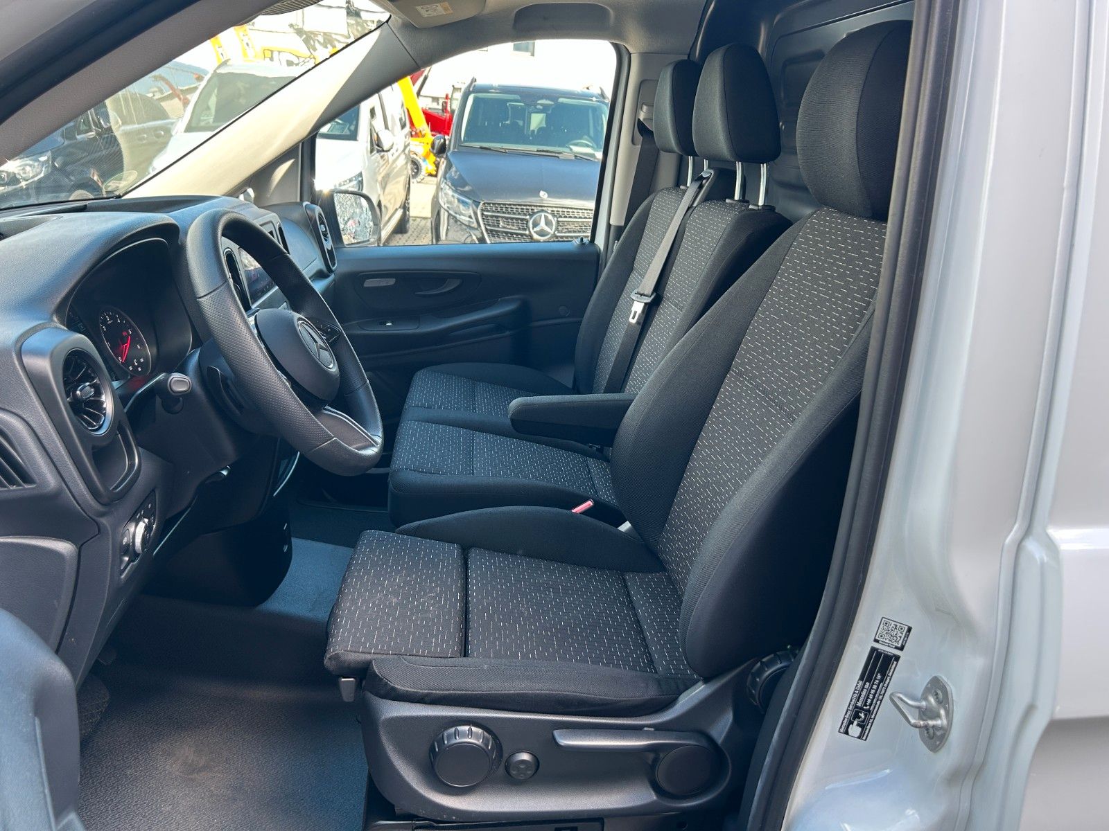 Fahrzeugabbildung Mercedes-Benz Vito 116 CDI 9G Extral Klima MBUX Kamera