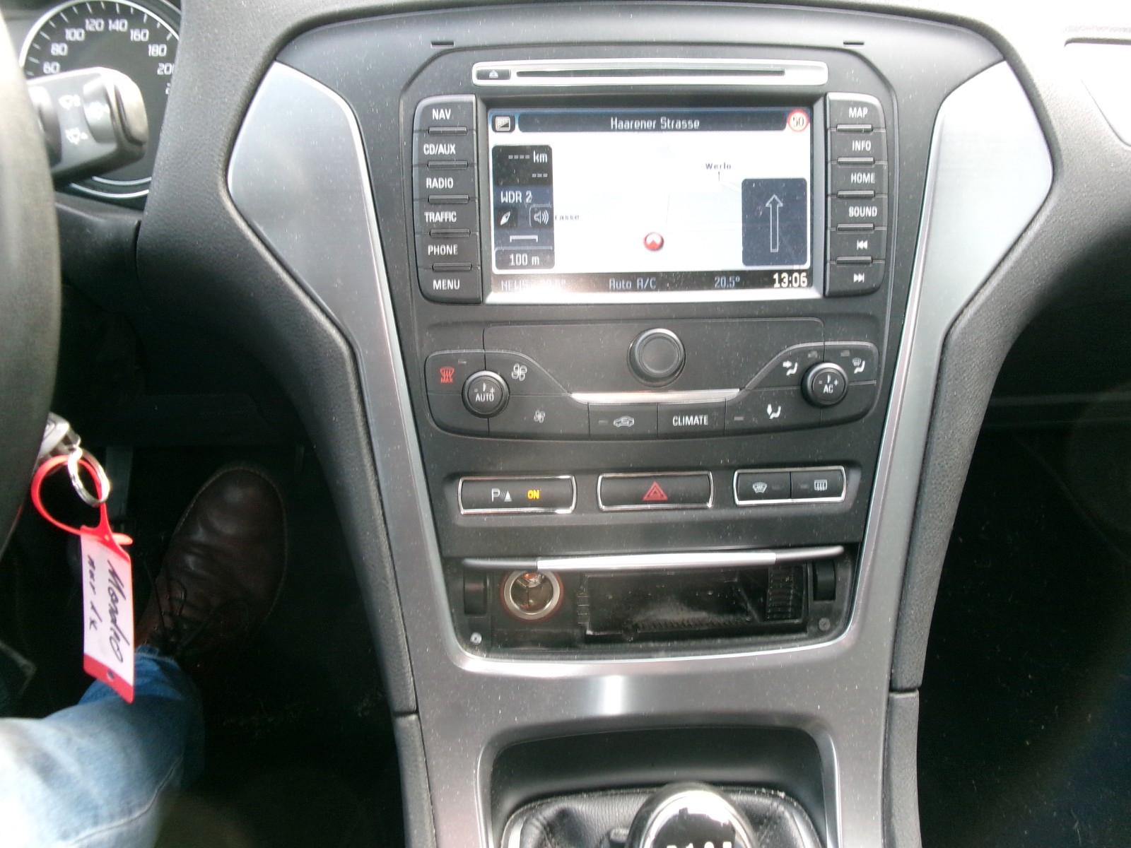 Ford Mondeo 2011 — photo 16